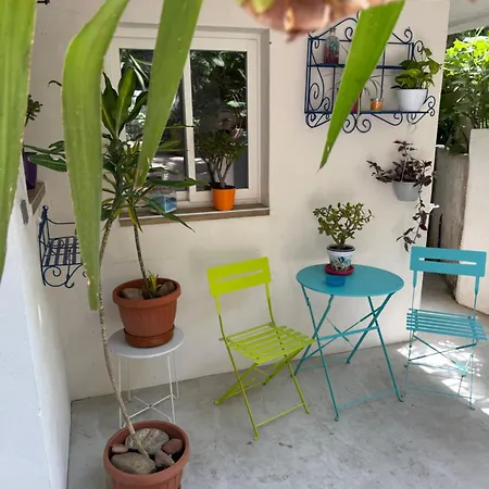 Con Giardino Daire *